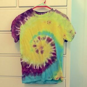 I tye tied this shirt all by myself